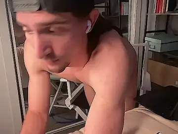 Stripchat Live Sex Cam of DylanBrook