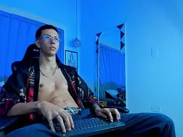 Stripchat Adult Video Chat of OliverThompsonJS