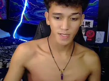 Stripchat Adult Webcam of hugekenbigcock