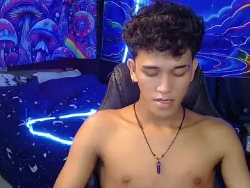 Stripchat Nude Webcam of hugekenbigcock