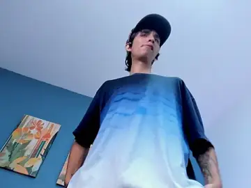 Stripchat Sex Cam of justin_twink20
