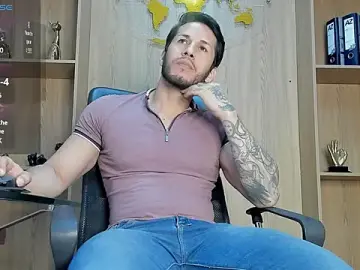 Stripchat Sex Cam of George_Diesell
