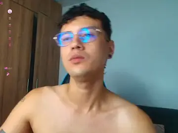 Stripchat Sex Cam of LeaneSeb