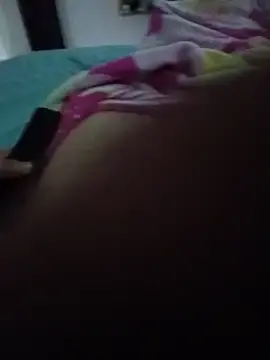 Stripchat Sex Cam of Camilorenzo
