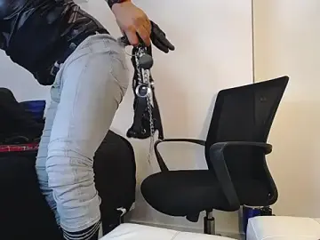 Stripchat Live Sex Cam of WillSandler