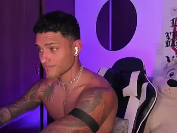 Stripchat Live Sex Cam of Alessandro_Vanni