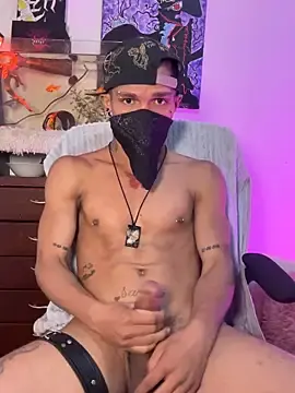 Stripchat Free Live Porn of CRAZY-BOY99