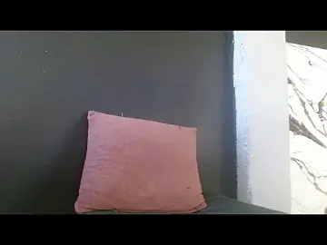 Stripchat Live Sex Cam of Larry-n-clouds