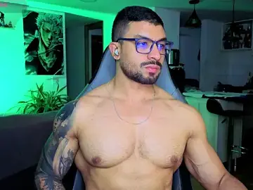 Stripchat Free Porn Cam of Michael_Diamond