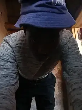 Stripchat Sex Cam of younggblackkCOCK19