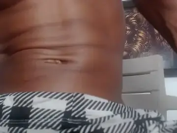 Stripchat Free Live Porn of drake_brwon_23