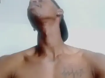 Stripchat Live Porn of drake_brwon_23