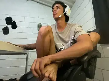 Stripchat Best live sex cam show of Max_TheHorseDick