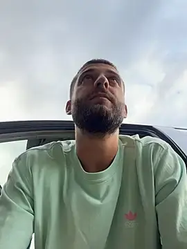 Stripchat Free Live Porn of Pablo_Hornyguy95