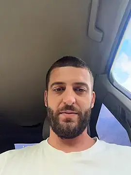 Stripchat Free Porn Cam of Pablo_Hornyguy95