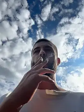 Stripchat Free Porn Cam of Pablo_Hornyguy95