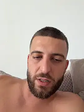 Stripchat Live Sex of Pablo_Hornyguy95