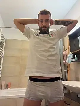 Stripchat Live Porn of Pablo_Hornyguy95