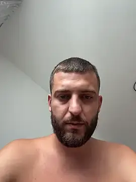 Stripchat Sex Cam of Pablo_Hornyguy95