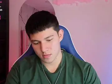 Stripchat Live Sex Cam of JamesCr_