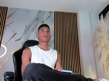 Stripchat Live Sex of JulienSaint