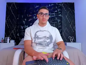 Stripchat Free Porn Cam of JeffDaltton