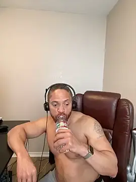 Stripchat Sex Cam of Fathero1time