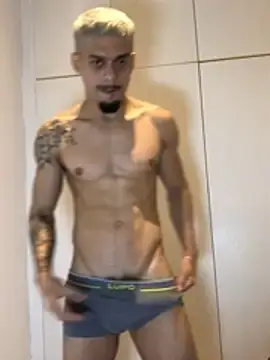 Stripchat Free Porn Cam of dot_21cm_