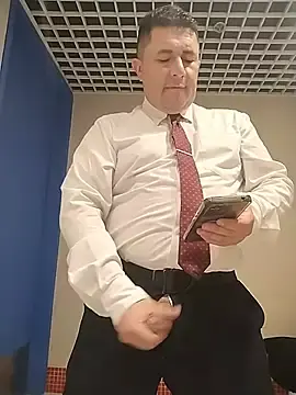 Stripchat Live Sex Cam of BigCristh79