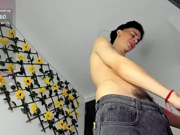 Stripchat Sex Cam of Maxxx_bigcockx