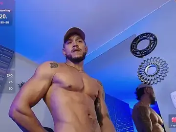 Stripchat Nude Webcam of ARON_TAYLER01