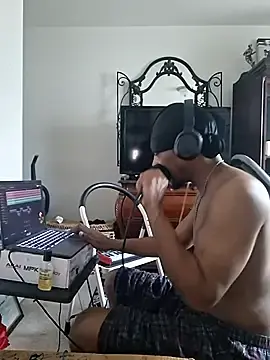 Stripchat Live Sex Cam of bigboytoy912