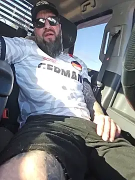 Stripchat Free Live Porn of Beardedtattood