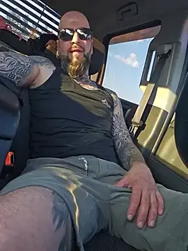 Stripchat Nude Webcam of Beardedtattood