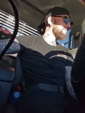 Stripchat Watch Live Sex Cams of Beardedtattood