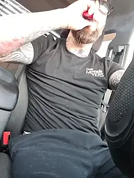 Stripchat Free Live Porn of Beardedtattood