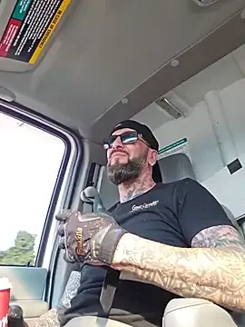 Stripchat Live Sex Cam of Beardedtattood