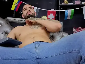 Stripchat Free Live Porn of matteosantos