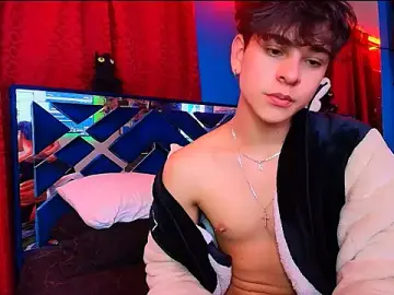 Stripchat Sex Cam of Luke_Howland