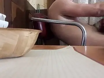 Stripchat Sex Cam of marcialillo8
