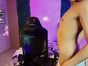 Stripchat Live Sex Cam of cococumps