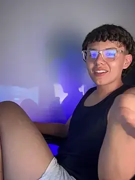 Stripchat Watch Live Sex Cams of Zayn_Ross
