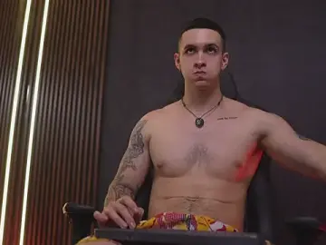 Stripchat Live Sex Cam of JacksonOlsenn