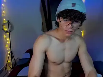 Stripchat Adult Webcam of tom_bluees10