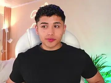 Stripchat Free Live Porn of MatiasKorn