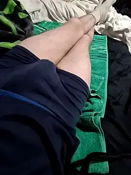 Stripchat Free Live Porn of AllwaysHornyJames