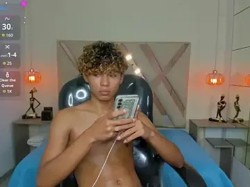 Stripchat Live Sex of Anyelo_Twink