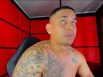 Stripchat Sex Cam of Damian09_