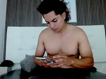 Stripchat Free Live Porn of Alex_Wolft