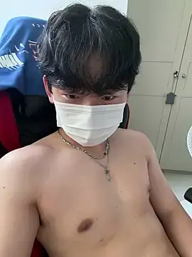 Stripchat Nude Webcam of kr_hotguy1